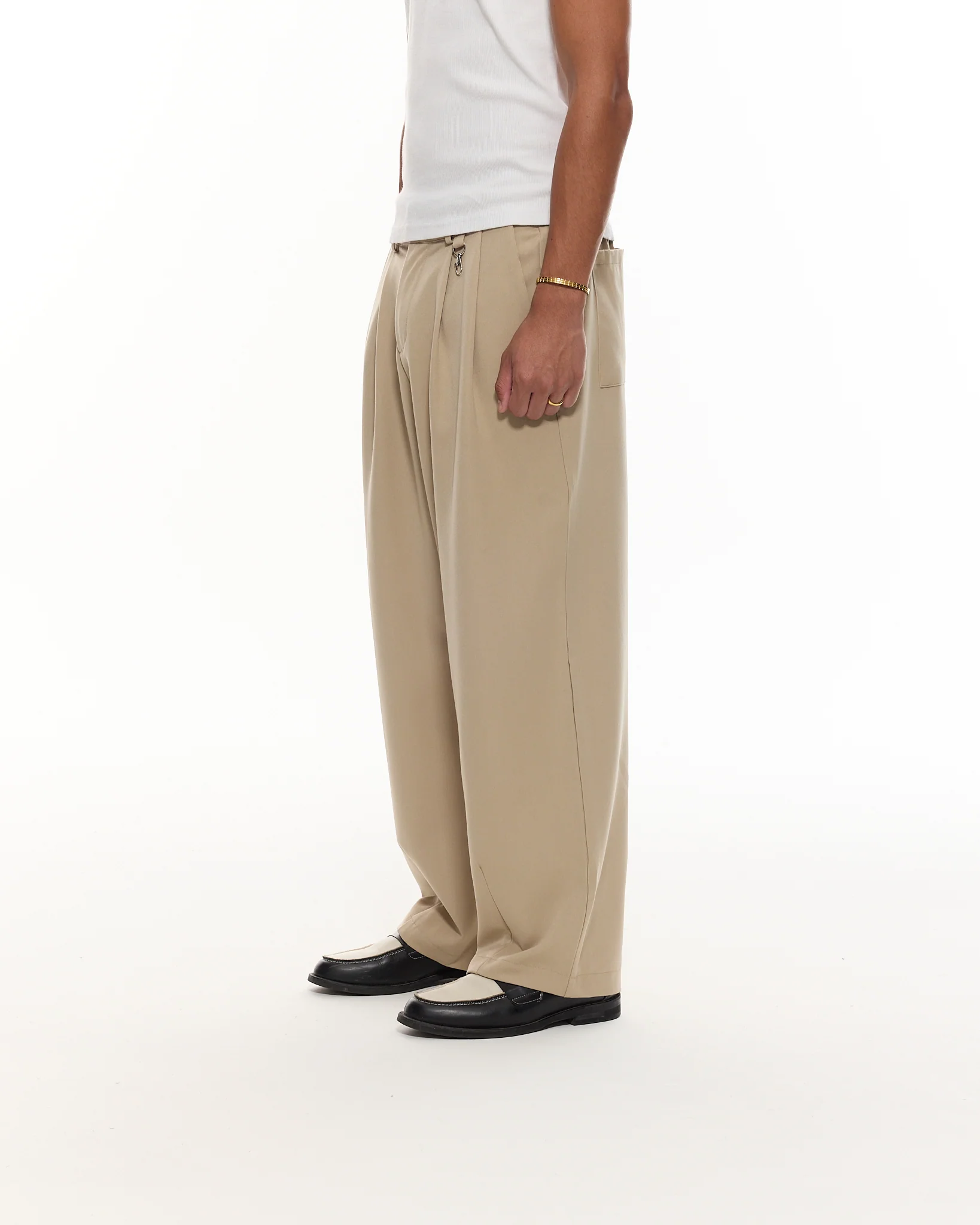 PLEATED PANT - SAND - Image 5