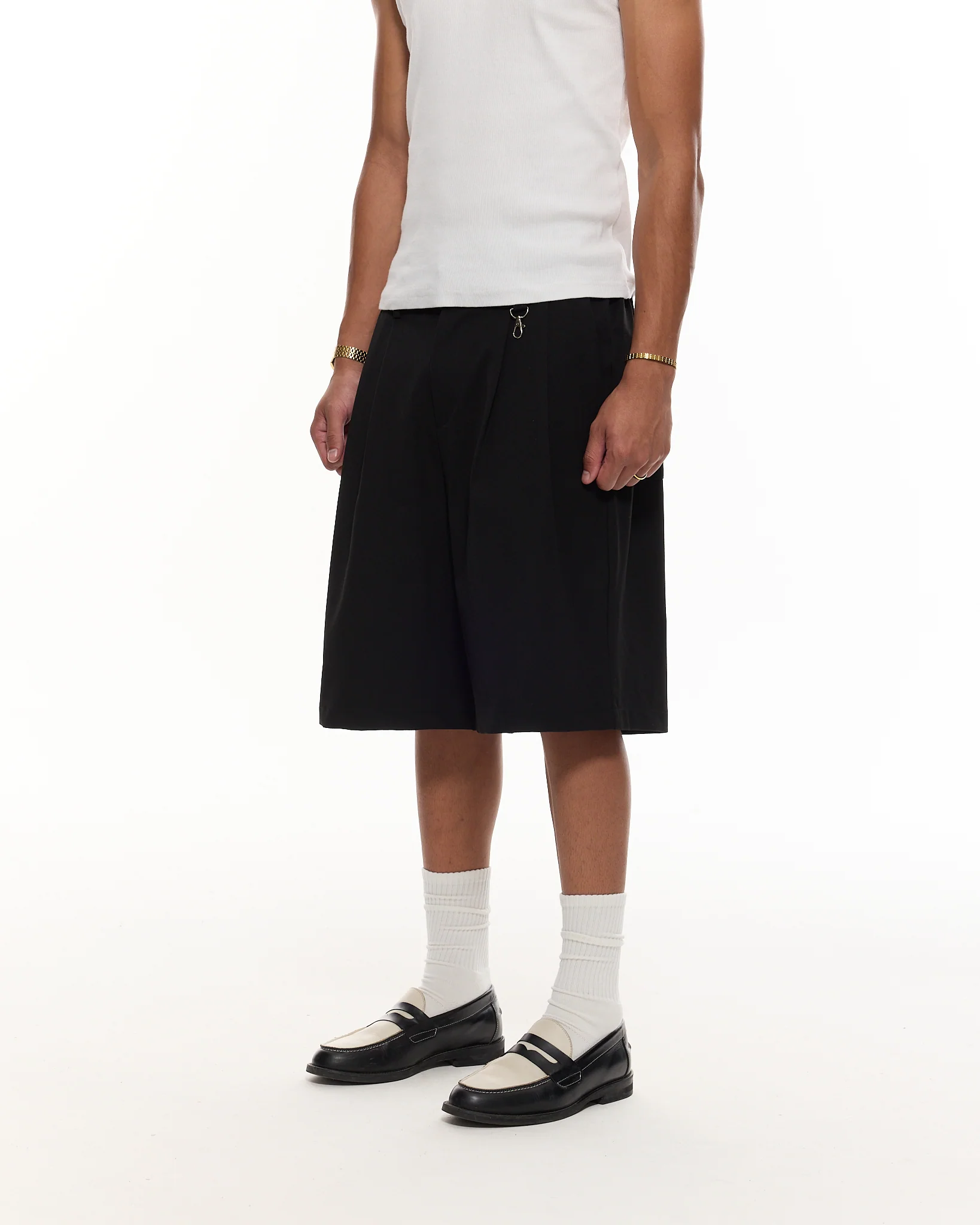 PLEATED SHORTS - BLACK - Image 5
