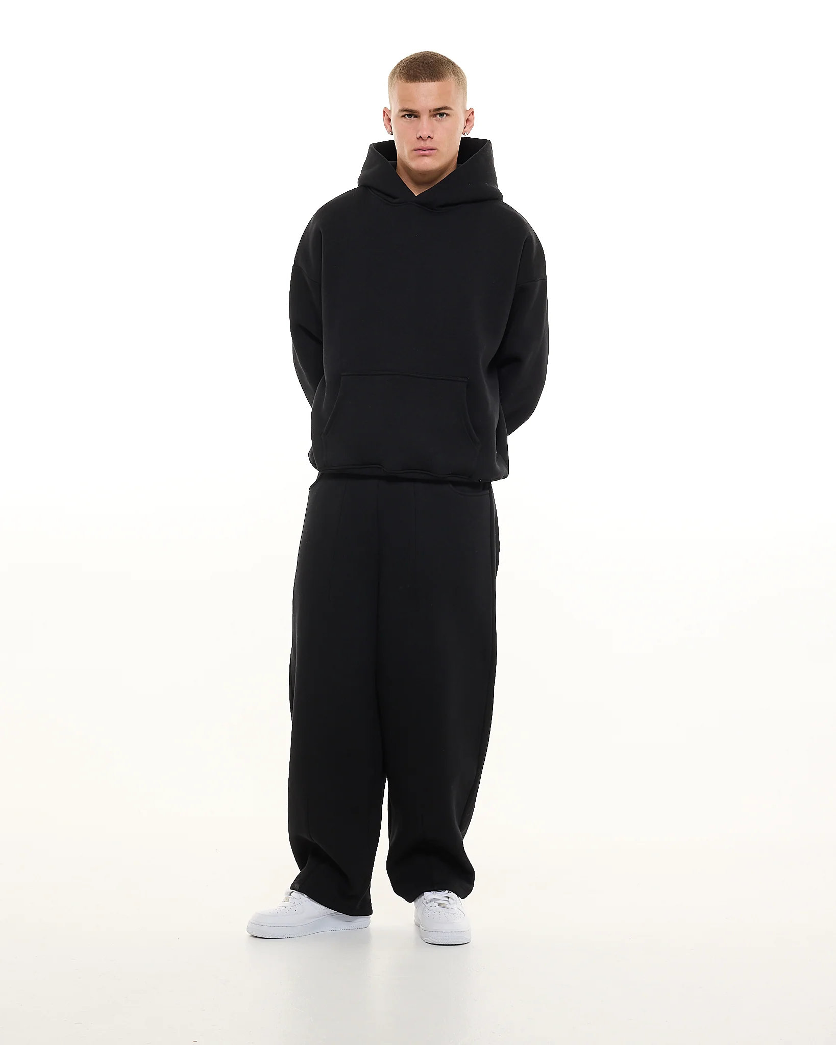 COZY HOODIE - BLACK - Image 6