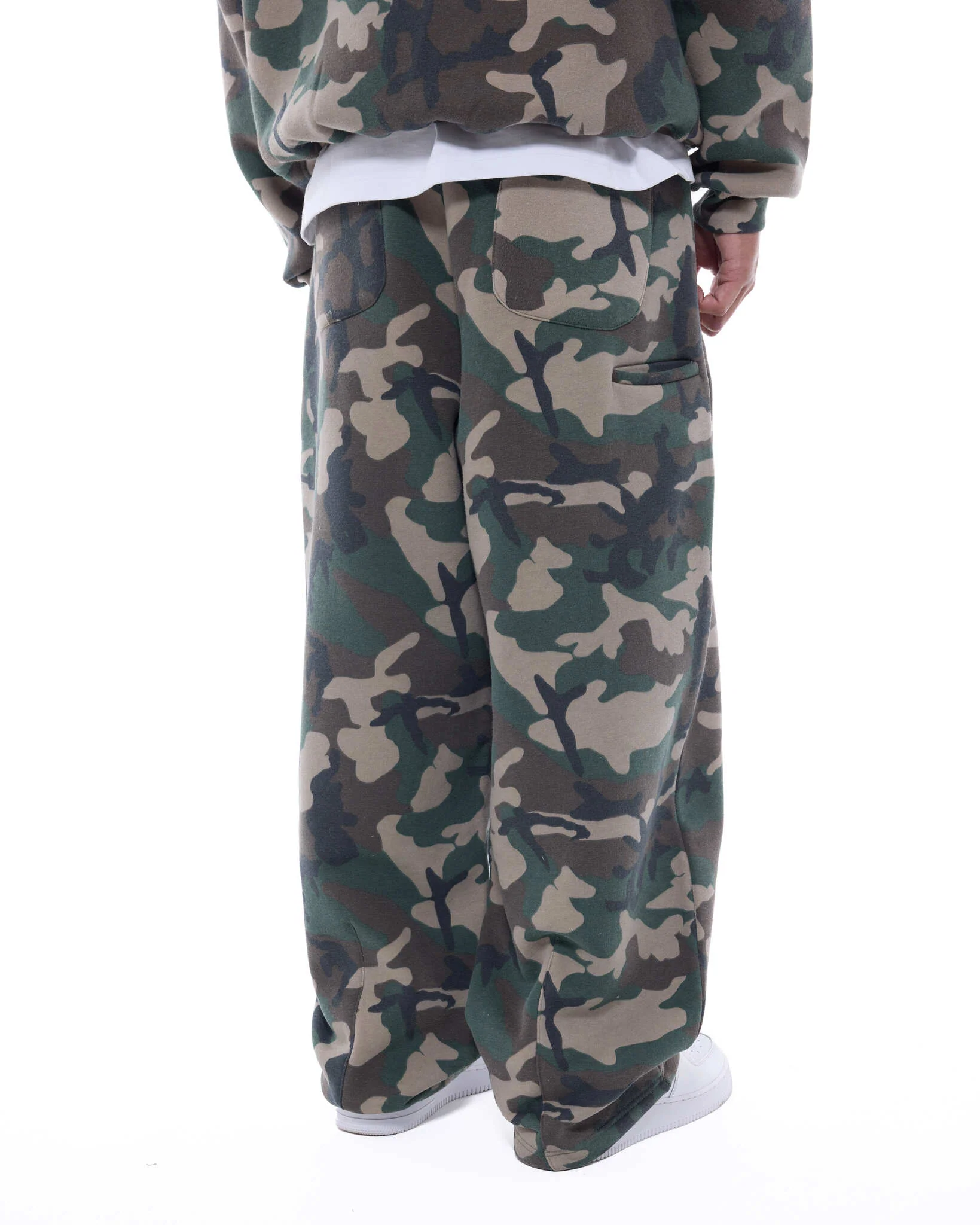 COZY STRAIGHT LEG SWEATS - CAMO - Image 4