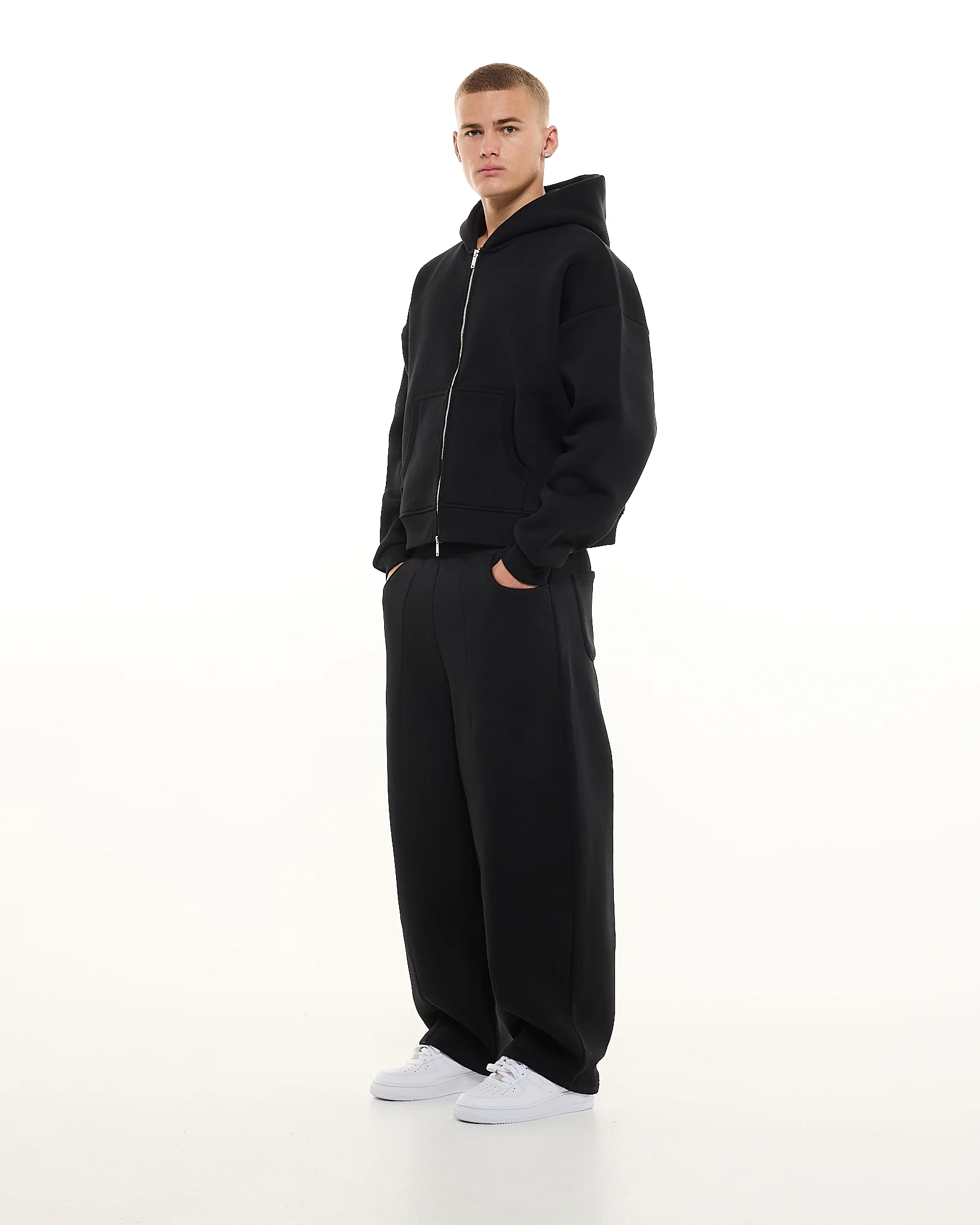 COZY ZIP UP - BLACK - Image 5