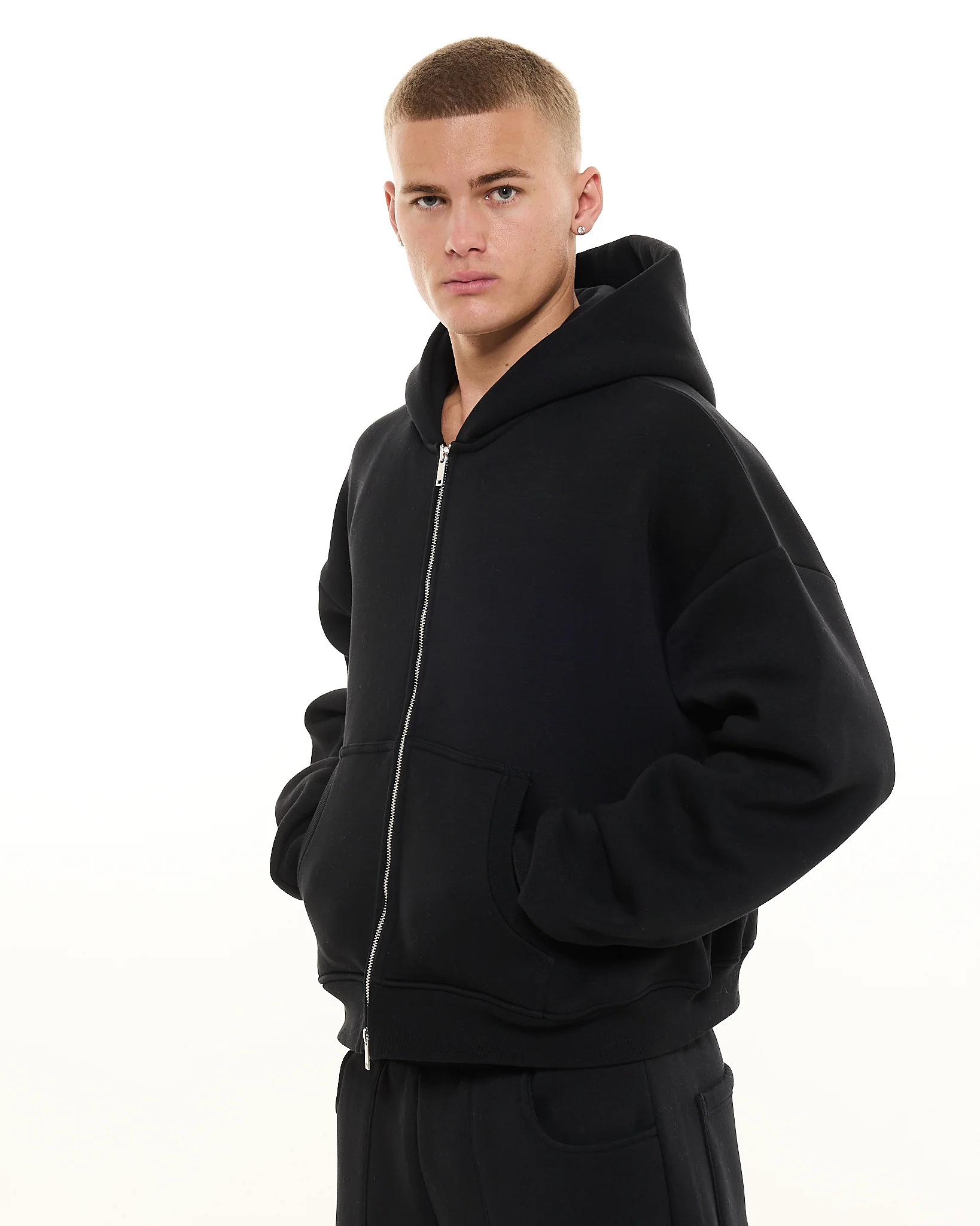 COZY ZIP UP - BLACK - Image 6