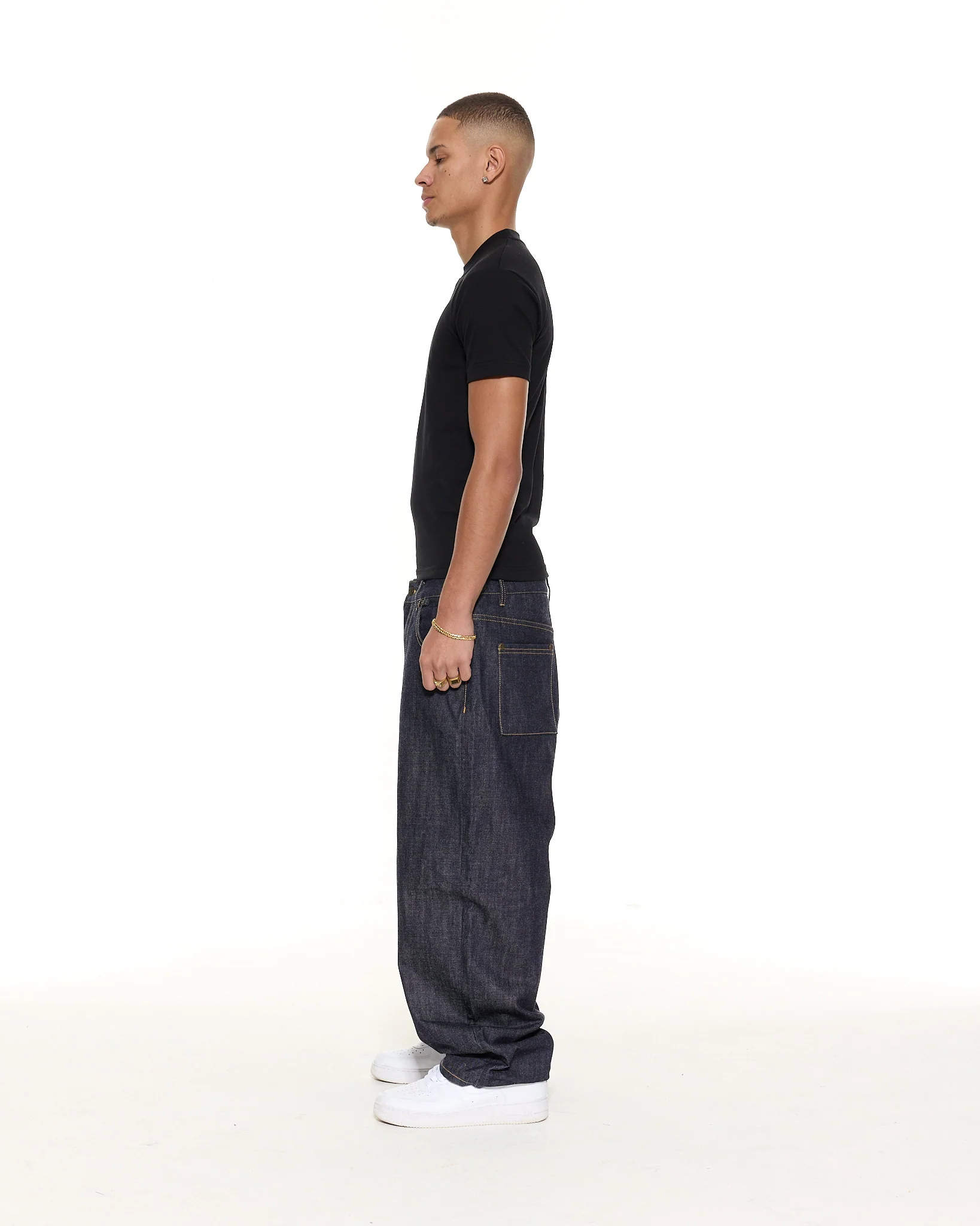 FITTED T-SHIRT - BLACK - Image 3