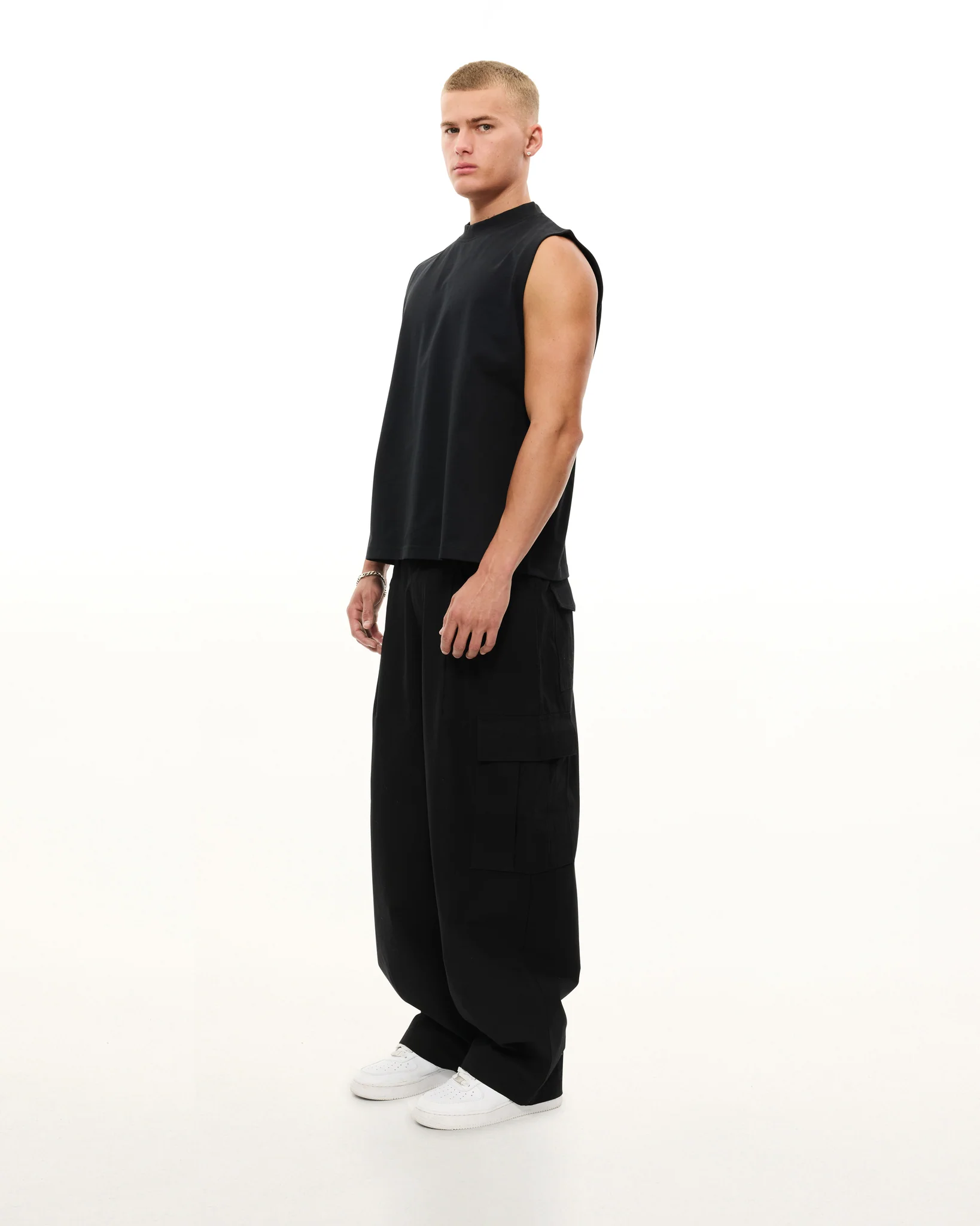 MUSCLE TEE - BLACK - Image 4