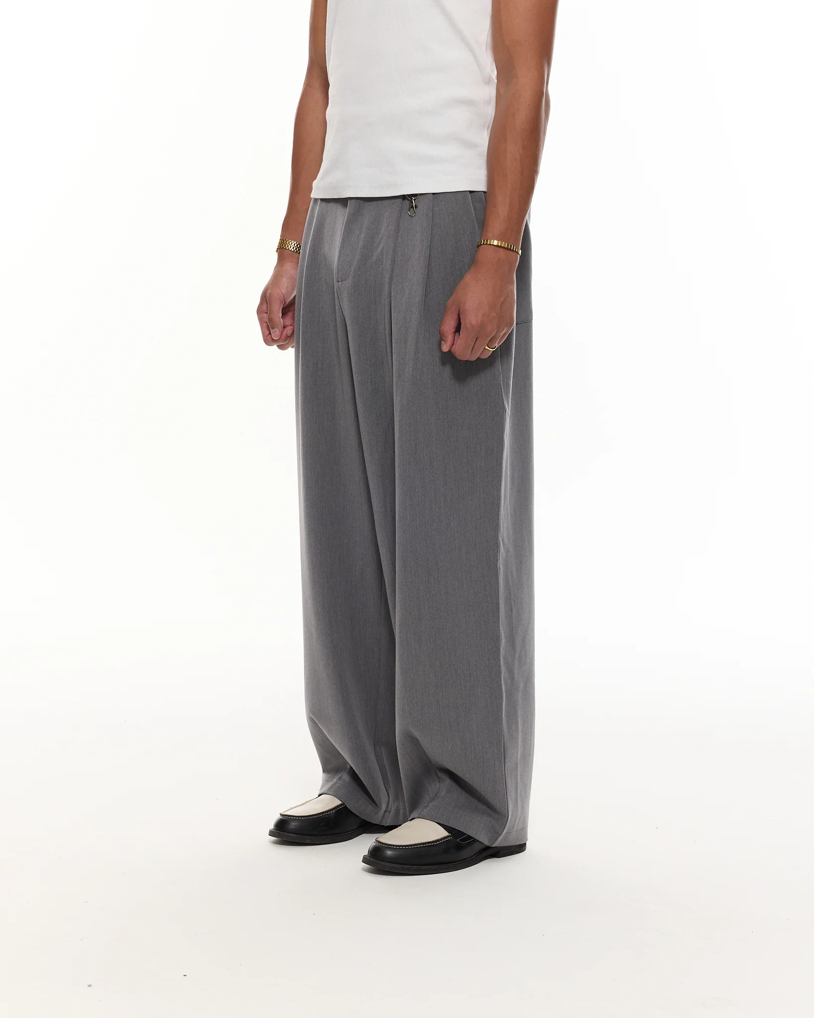 PLEATED PANT - GREY - Image 6