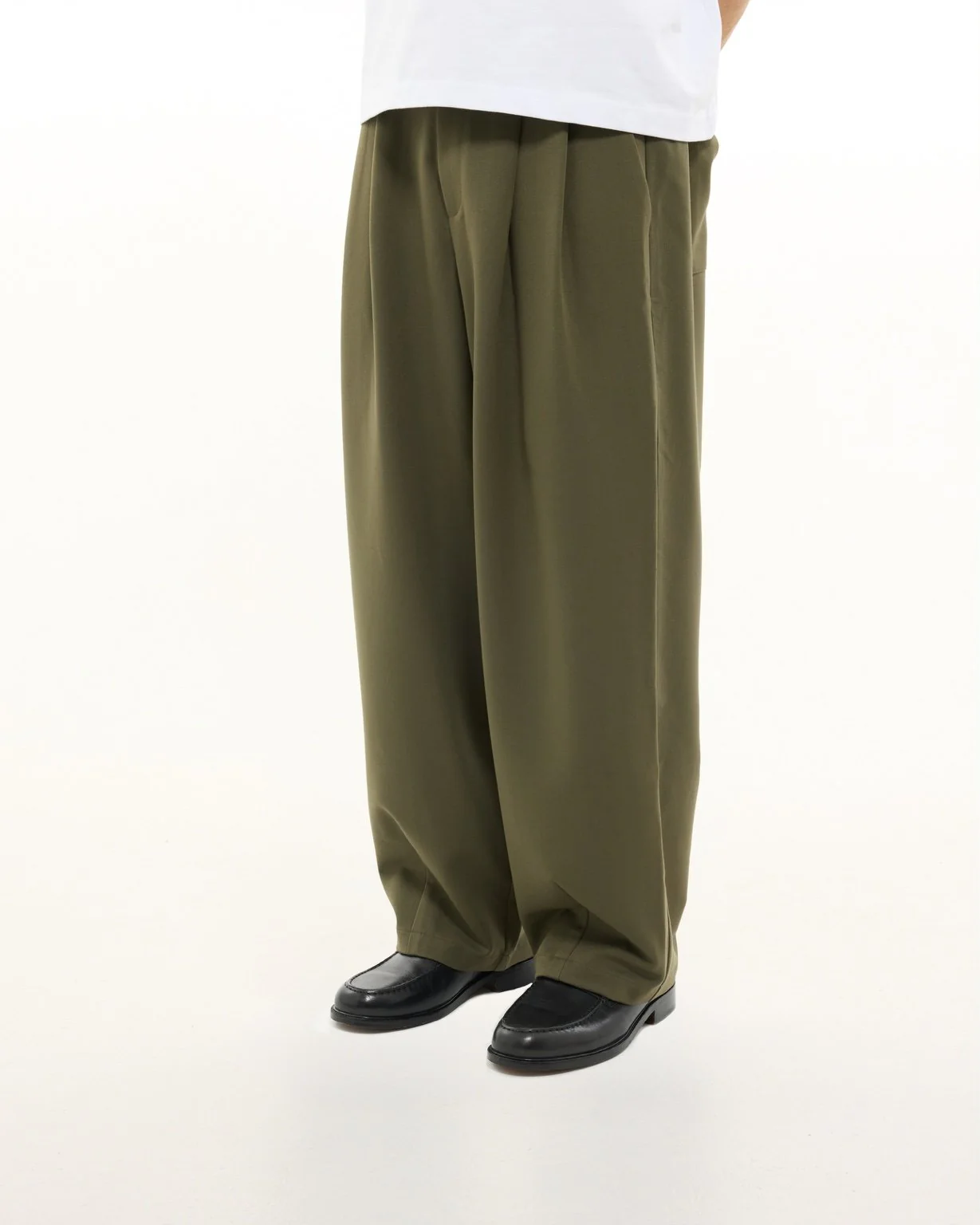 PLEATED PANT - OLIVE - Image 3