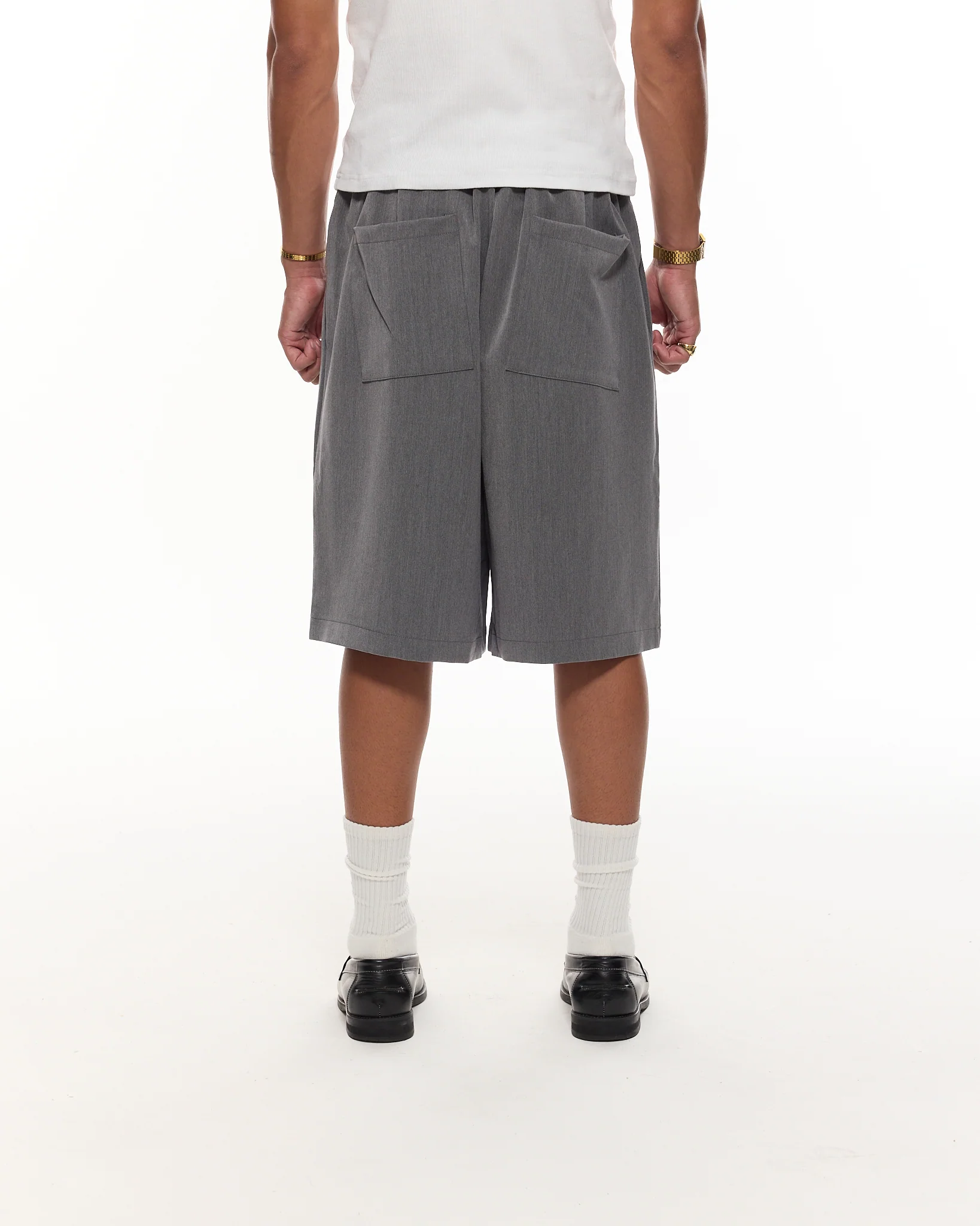 PLEATED SHORTS - GREY - Image 9