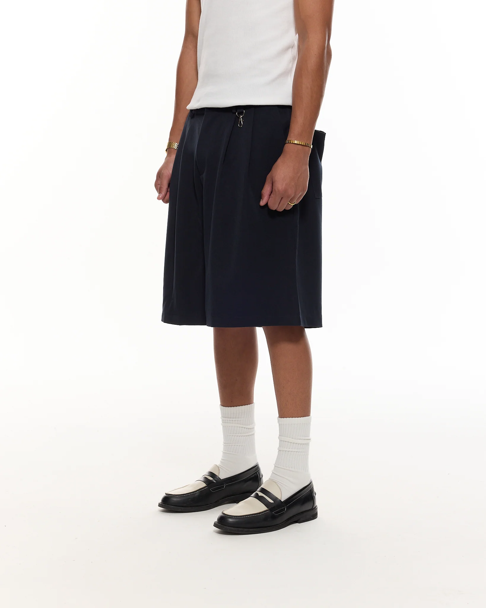 PLEATED SHORTS - NAVY - Image 4